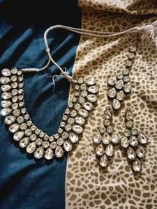 Stunning Rhinestone Statement Necklace