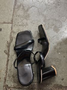 Chic Black Square Toe Sandals