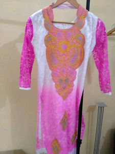 Beautiful Pink White Kurta With Neck Embroidery