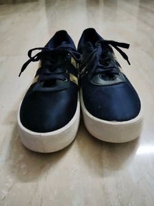Stylish Blue &amp; Gold Striped Sneakers 👟