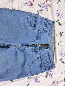 High Waisted Light Wash Jeans
