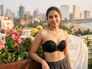 Black strapless inner