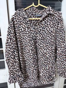XL oversized Leopard Print Button-Up Shirt
