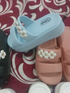 Cute Flower Detail Sandals