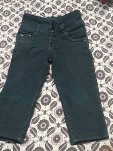 Stylish Cropped Jeans