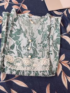 Chic Printed Kurta with Lace Detail