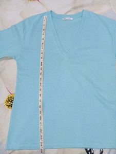 zara  V-Neck T-Shirt
