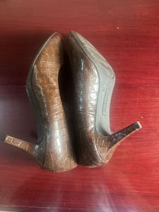 US size 8 brown heels