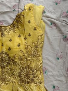 Yellow Hand Embroidered Gown 🌻🌟🌕