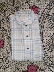 Men's Plaid Button-Up Shirt