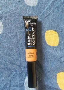 Blue Heaven Concealer shade - Honey 301