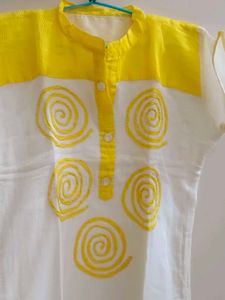 White &amp; Yellow Printed Kurta