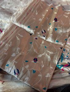 Beautiful Silk saree with Blouse (Women’s)