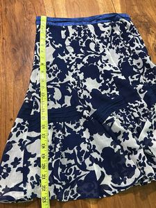 Chic Blue &amp; White Floral Print Skirt