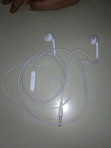 4 Set Of Earphones