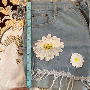 Cute Daisy Denim Shorts