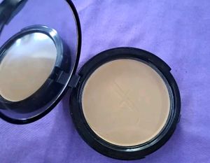 Pressed Powder Compact with Mirror