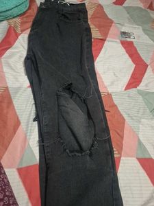 charcol reipped jeans
