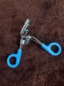 Blue Eyelash Curler