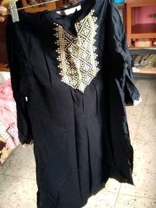 Black Embroidered Kurta
