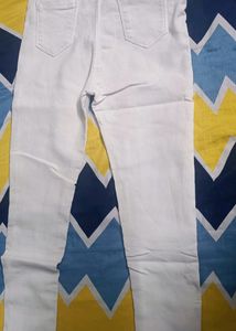 Classic White Skinny Jeans