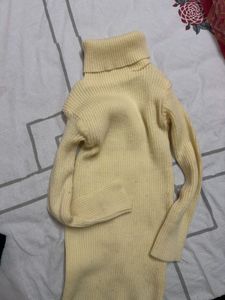 Turtleneck Sweaters - Black &amp; Yellow