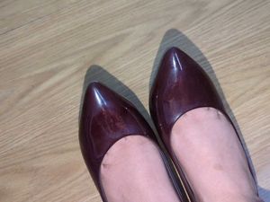 Chic Burgundy Patent Pointed Heels