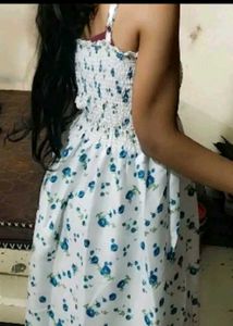 Chic Floral Smocked Midi Dress