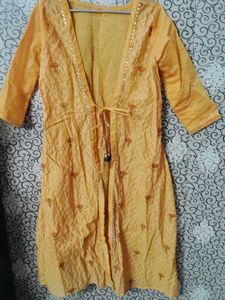 Elegant Off white colour Kurti with Shrug