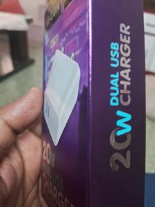 FAST CHARGING 20 W CHARGER DUAL USB