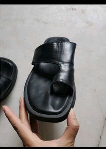 Leather thong sandal
