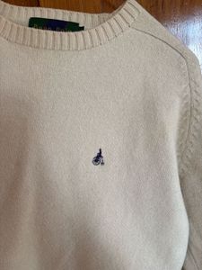 Beige cute sweater 🐻