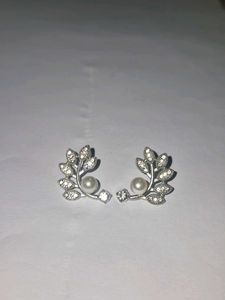 Elegant Pearl &amp; Crystal Leaf Earrings