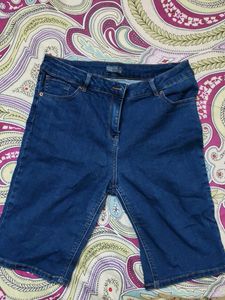 Stylish Blue Denim Capris/shorts