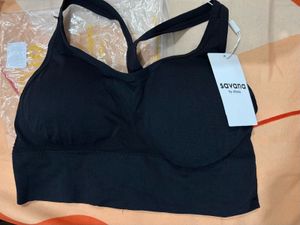 Comfortable Sports Bra with Cross Strap Design