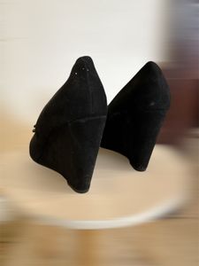 Black Welvet Heels For Ladies