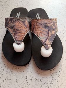 Unique Footwear Flip flops