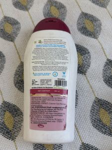 Mamaearth Onion Shampoo for Hair Fall