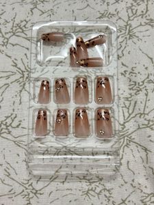 Leopard Print Rhinestone Press-On Nails