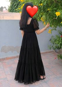 Elegant Black Tiered Maxi Dress 🖤
