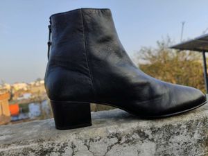 Anis Black Leather Boots