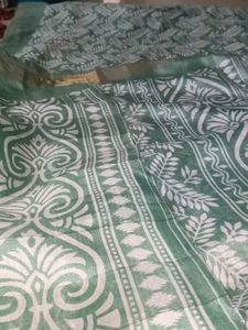 Elegant Green Saree with White Leaf Print