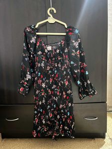 Chic Floral Print Smocked Dress