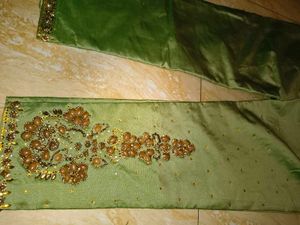 Elegant Green Kurta Set with Intricate Embellishme