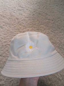 Cute Daisy Reversible Bucket Hat (New )