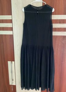 Chic Sleeveless Black Dress