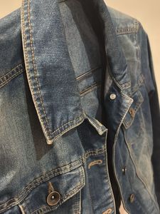 Cropped Cool Blue Denim Jacket