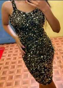 📢OFFER‼️ BODYCON DRESS in SEQUENCE ‼️