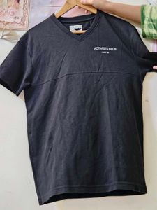 Bundle of 4 Graphic T-Shirts