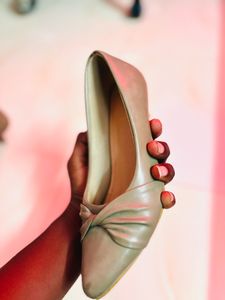 Stylish Pointed Toe Knot Heels